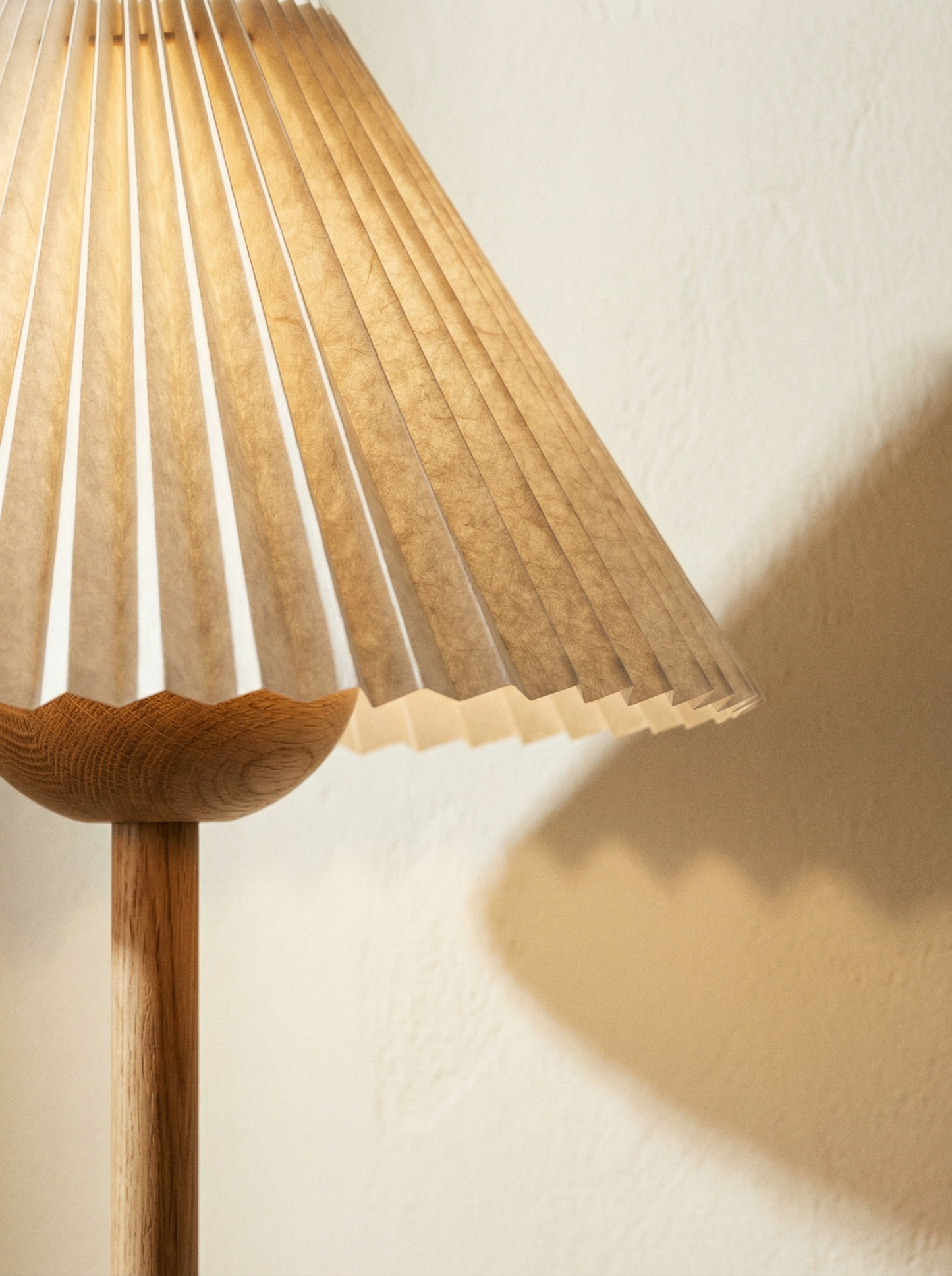 Japandi Pleated Floor Lamp - Natural Wood Pleated Floor Lamp