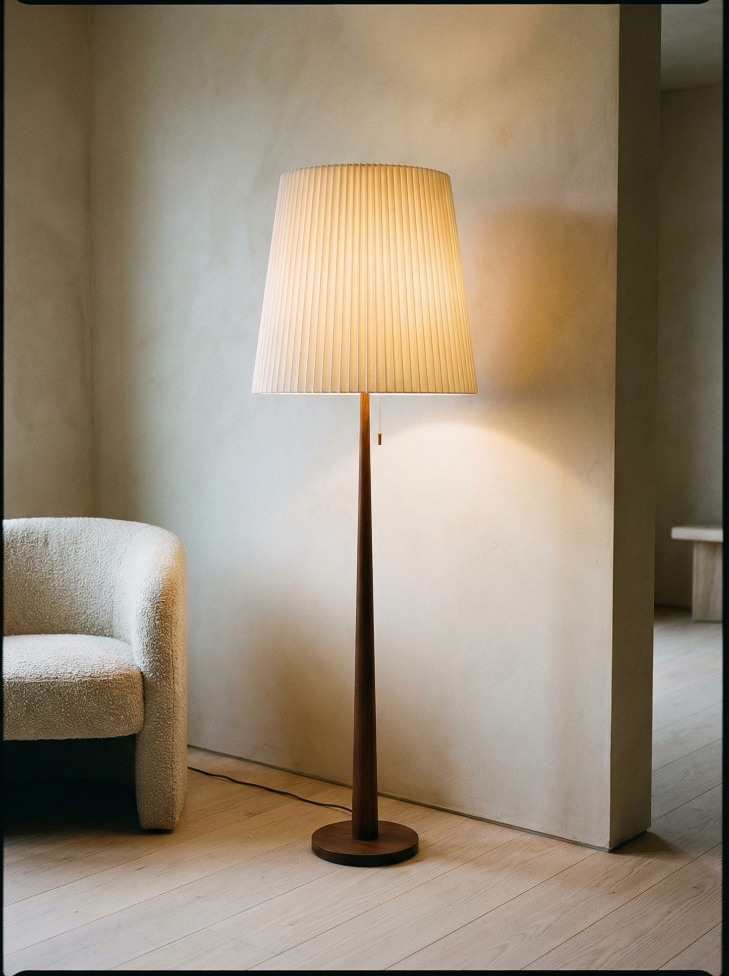 Japandi Pleated Floor Lamp - Natural Wood Pleated Floor Lamp